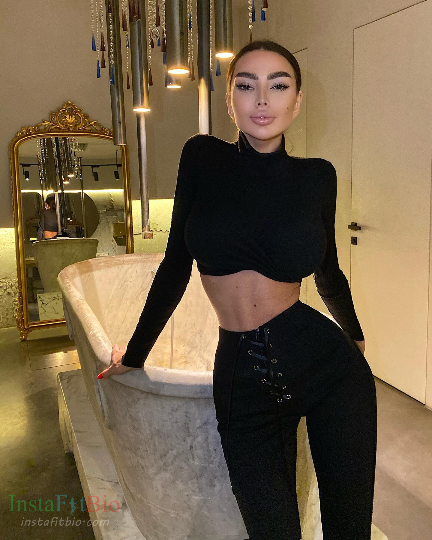 Alena-Star-Wallpapers-InstaFitBio-Alena-Omovych-Wallpapers-InstaFitBio-2 Alena Omovych