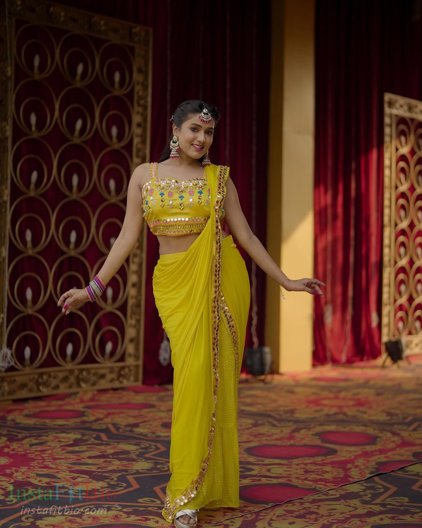 Garima-Chaurasia-Wallpapers-InstaFitBio-3 Garima Chaurasia