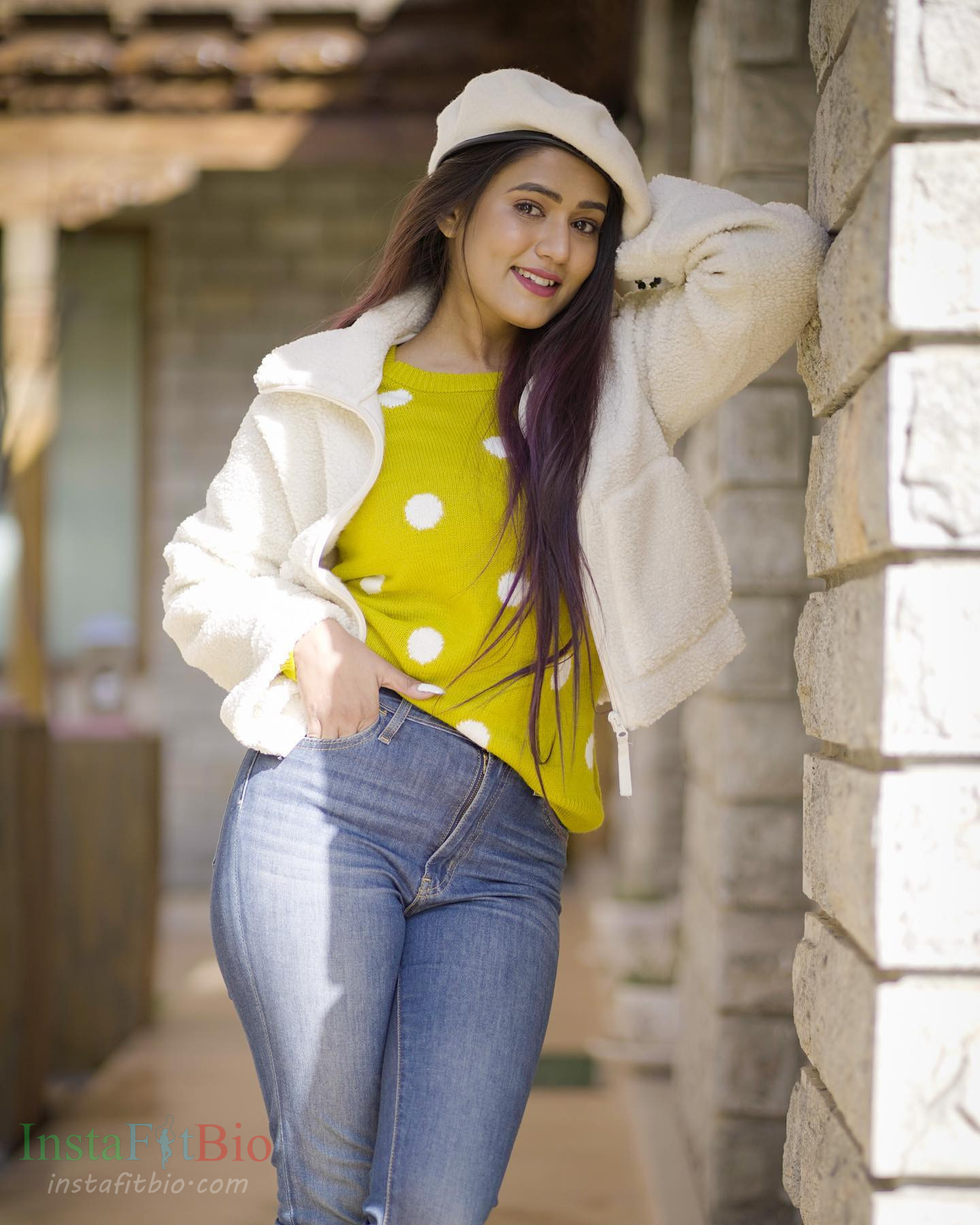 Garima-Chaurasia-Wallpapers-InstaFitBio-4 Garima Chaurasia