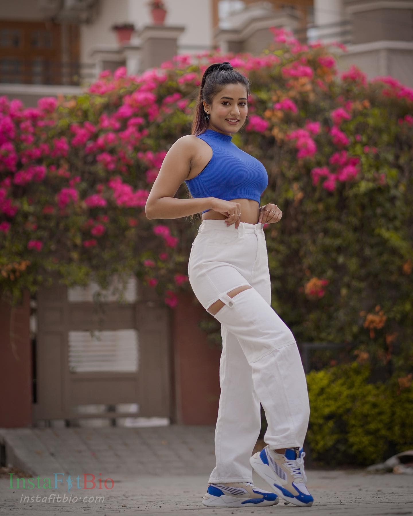 Garima-Chaurasia-Wallpapers-InstaFitBio-6 Garima Chaurasia