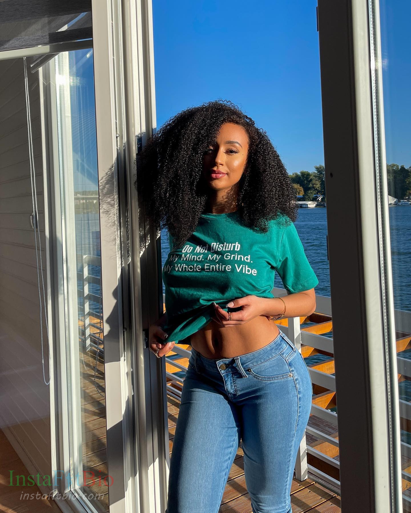 Caro-Vie-Lacad-Wallpapers-InstaFitBio-Caro-Viee-Wallpapers-InstaFItBio-2 Caro Viee