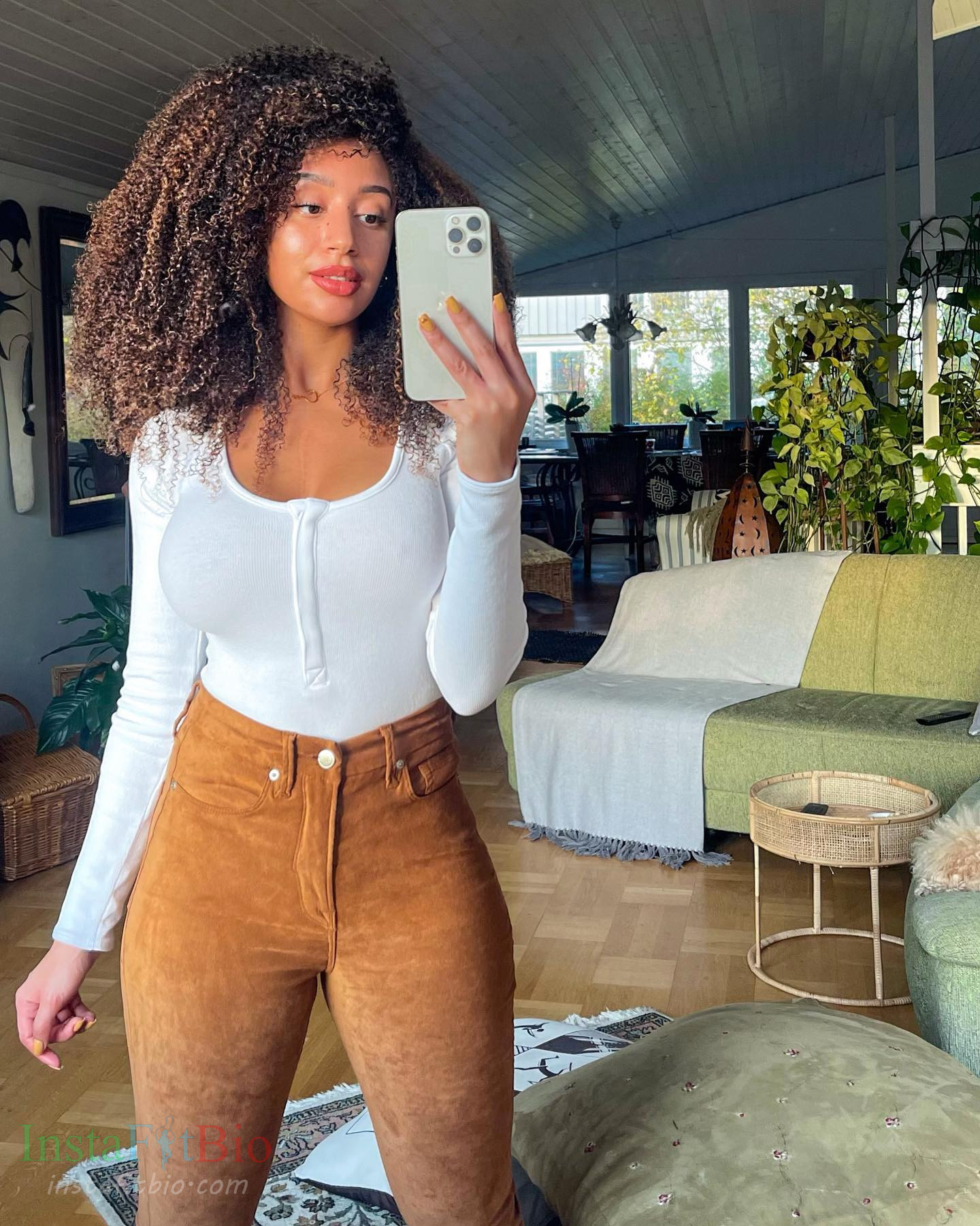 Caro-Vie-Lacad-Wallpapers-InstaFitBio-Caro-Viee-Wallpapers-InstaFItBio-4 Caro Viee