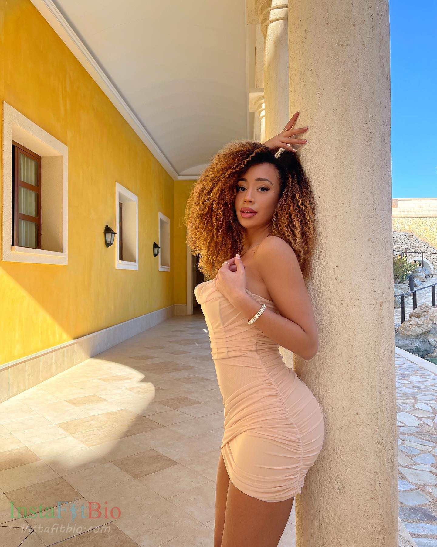 Caro-Vie-Lacad-Wallpapers-InstaFitBio-Caro-Viee-Wallpapers-InstaFItBio-5 Caro Viee