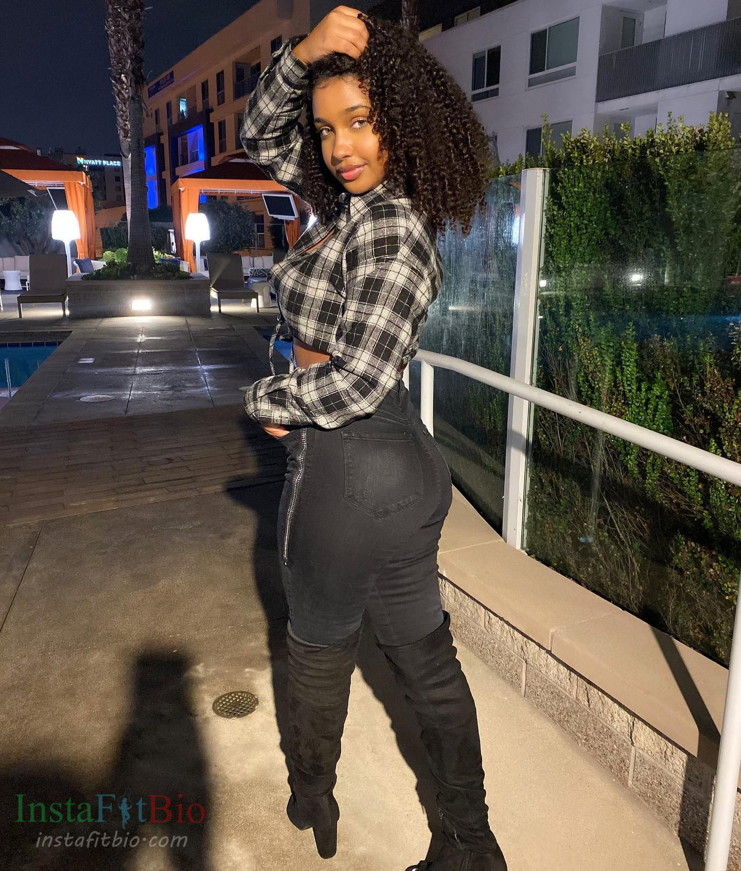 Corie-Rayvon-Wallpapers-InstaFitBio-7 Corie Rayvon