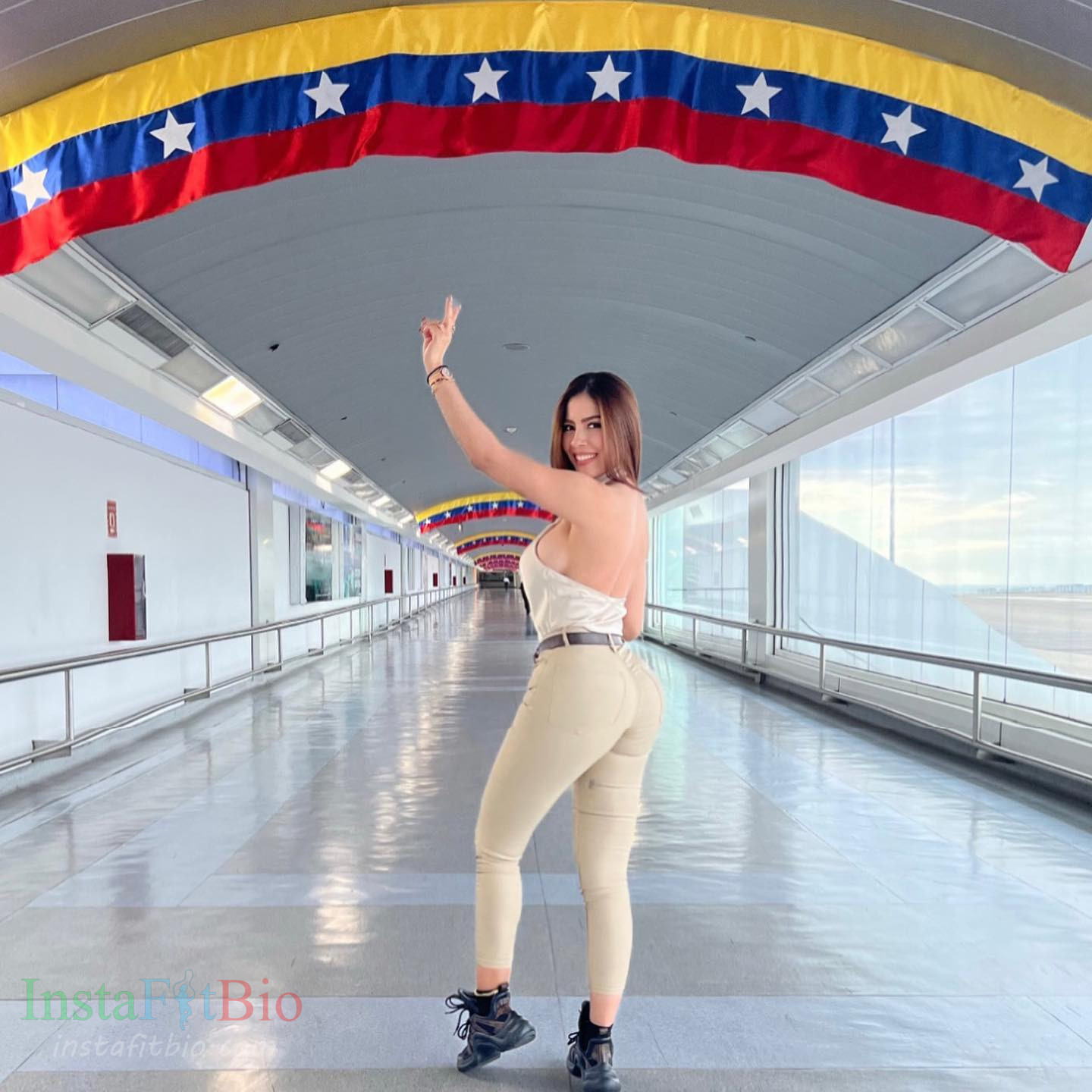 Valentina-Ribeiro-Wallpapers-InstaFitBio-6 Valentina Ribeiro