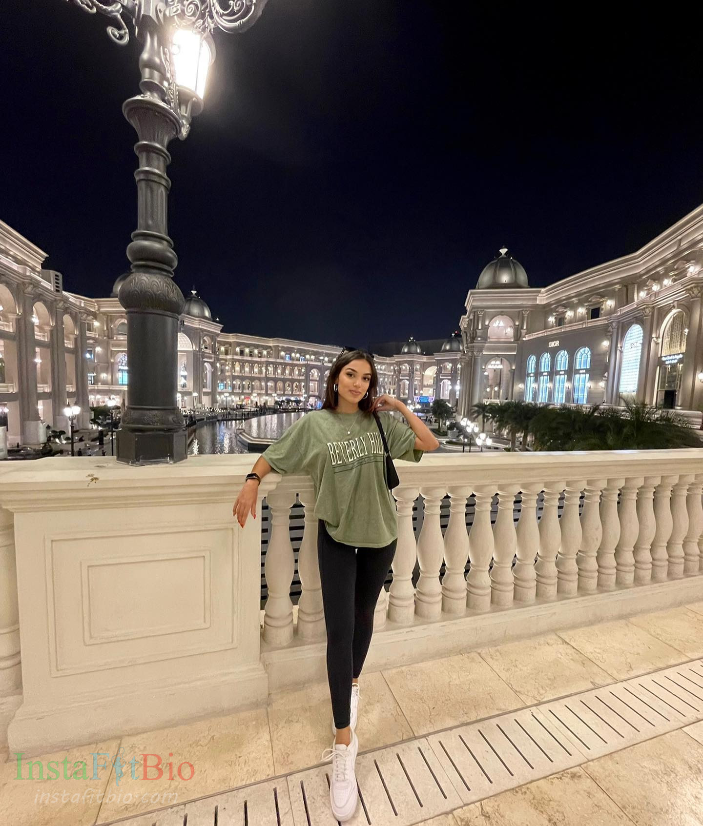 Vania-Fernandes-Wallpapers-InstaFitBio-8 Vania Fernandes