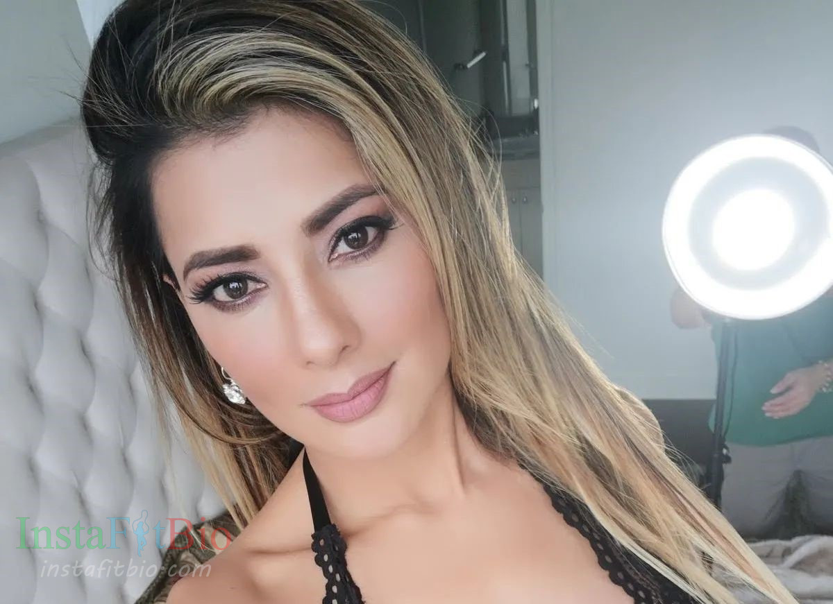 Vivi-Castrillon-Wallpapers-InstaFitBio-2 Vivi Castrillon