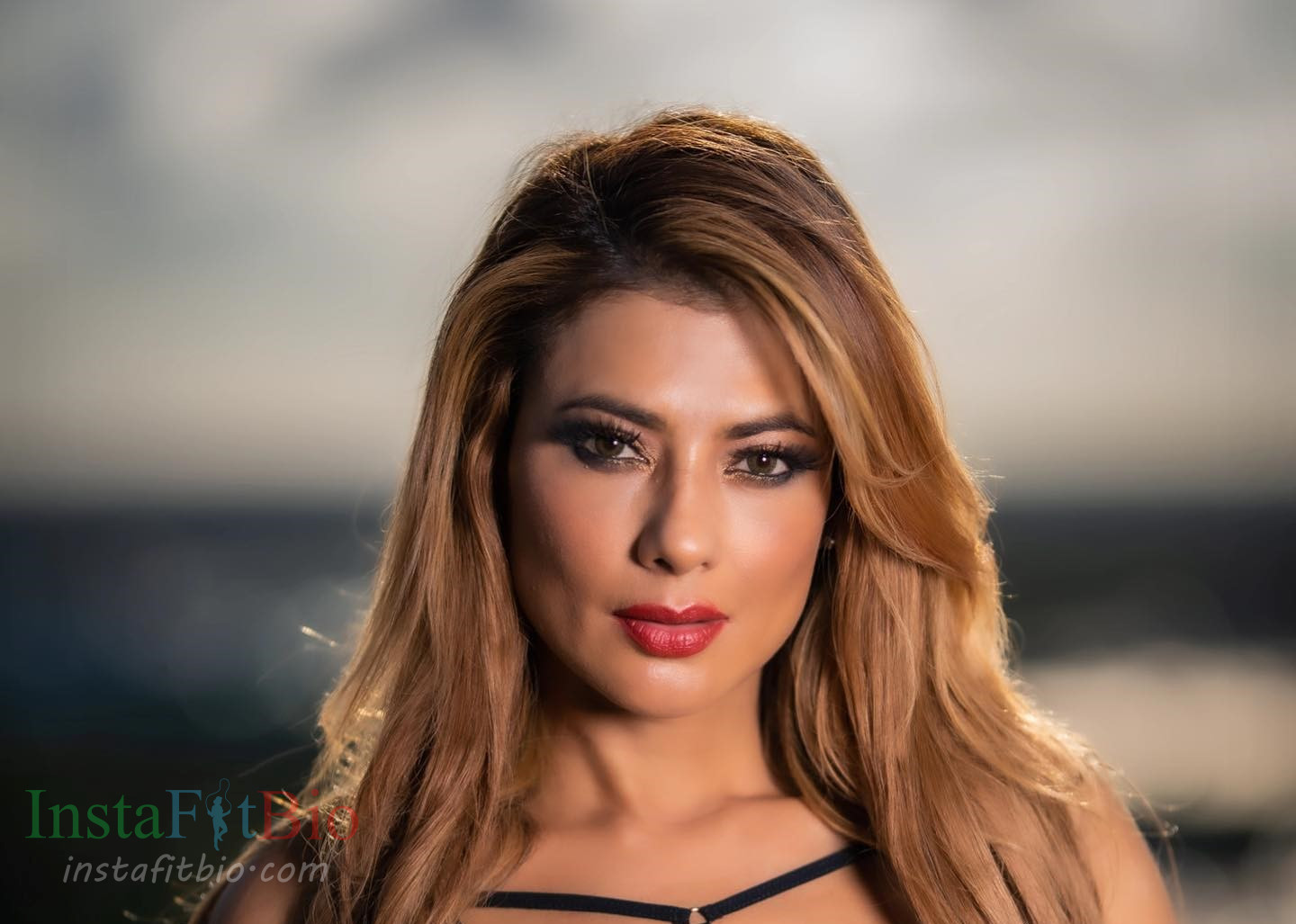 Vivi-Castrillon-Wallpapers-InstaFitBio-5 Vivi Castrillon
