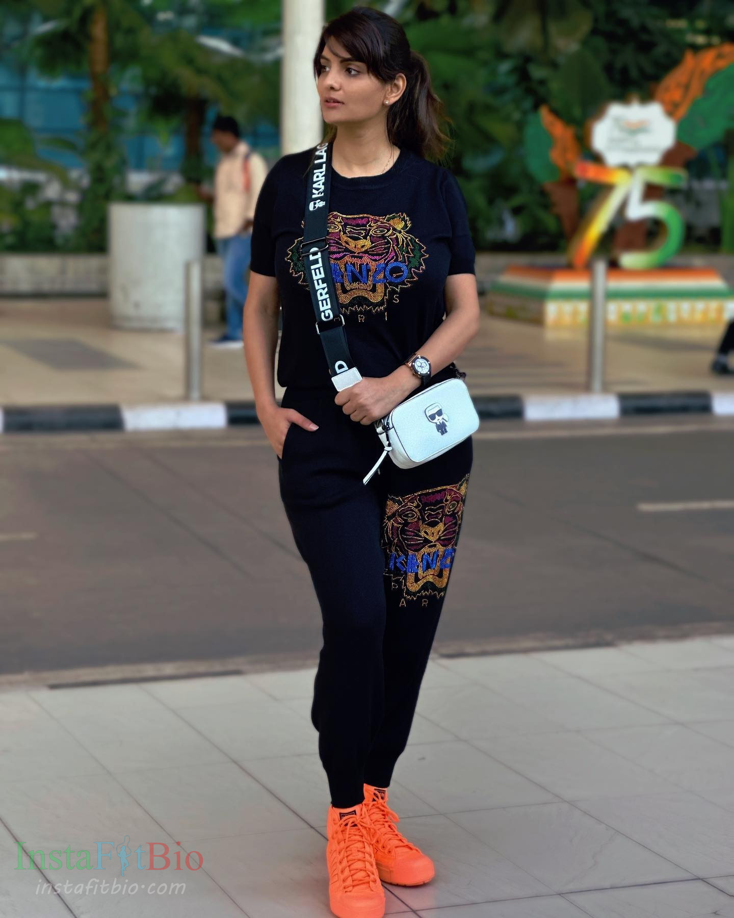Anveshi-Jain-Wallpapers-InstaFItBio-3 Anveshi Jain