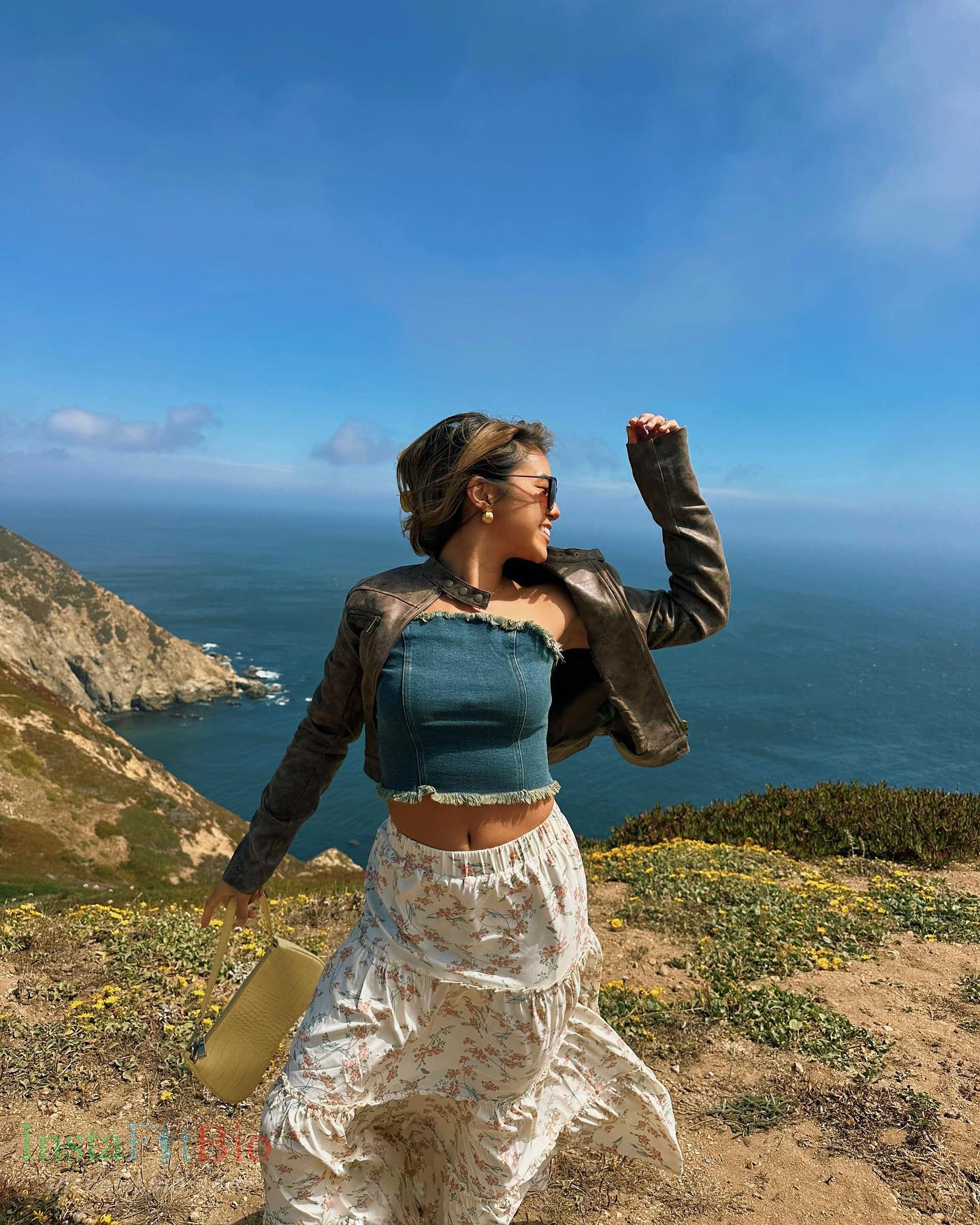 Ashley-Chloe-Wallpspers-InstaFitBio-3 Ashley Chloe