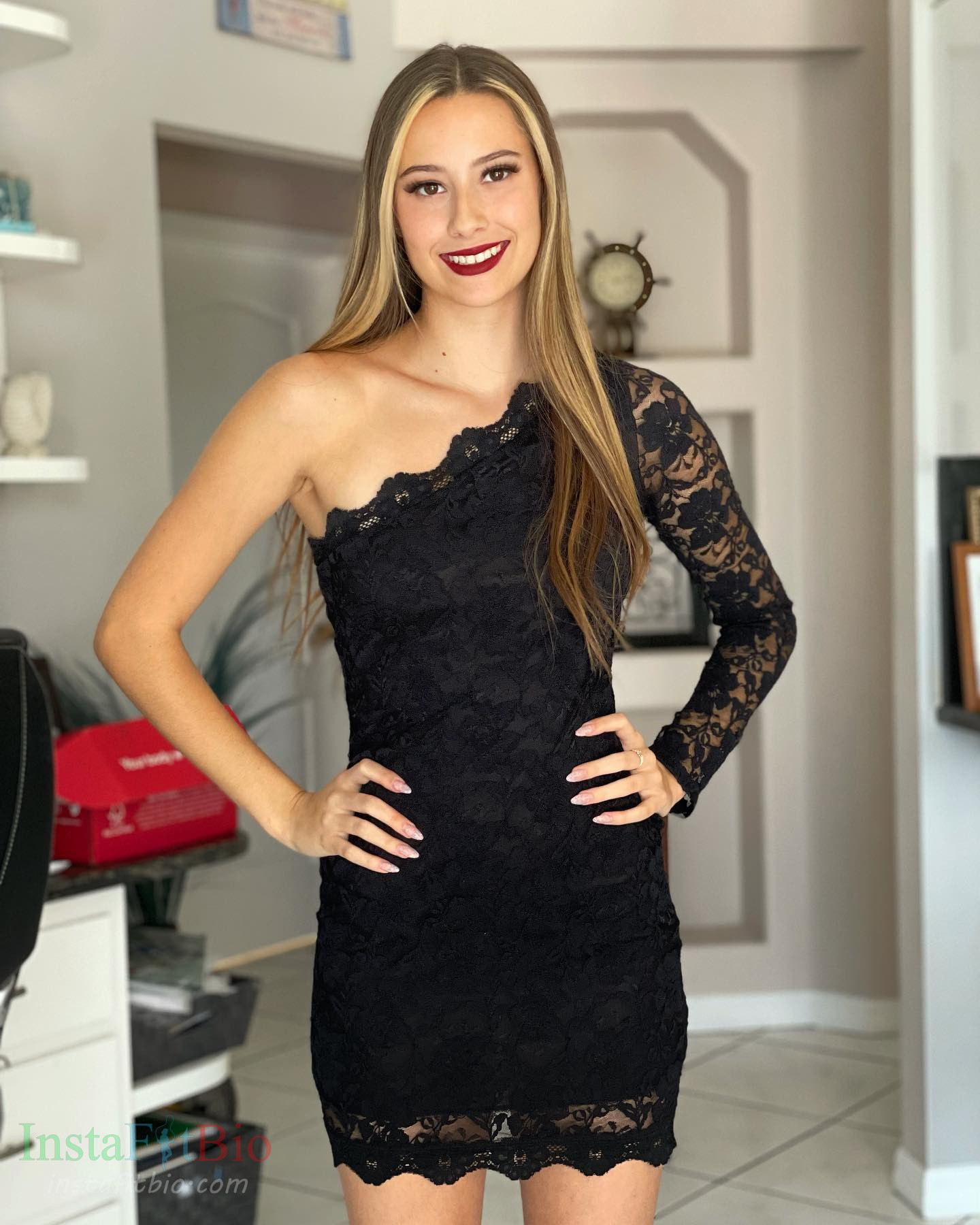 Avaryana-Rose-Wallpapers-InstaFitBio-3 Avaryana Rose