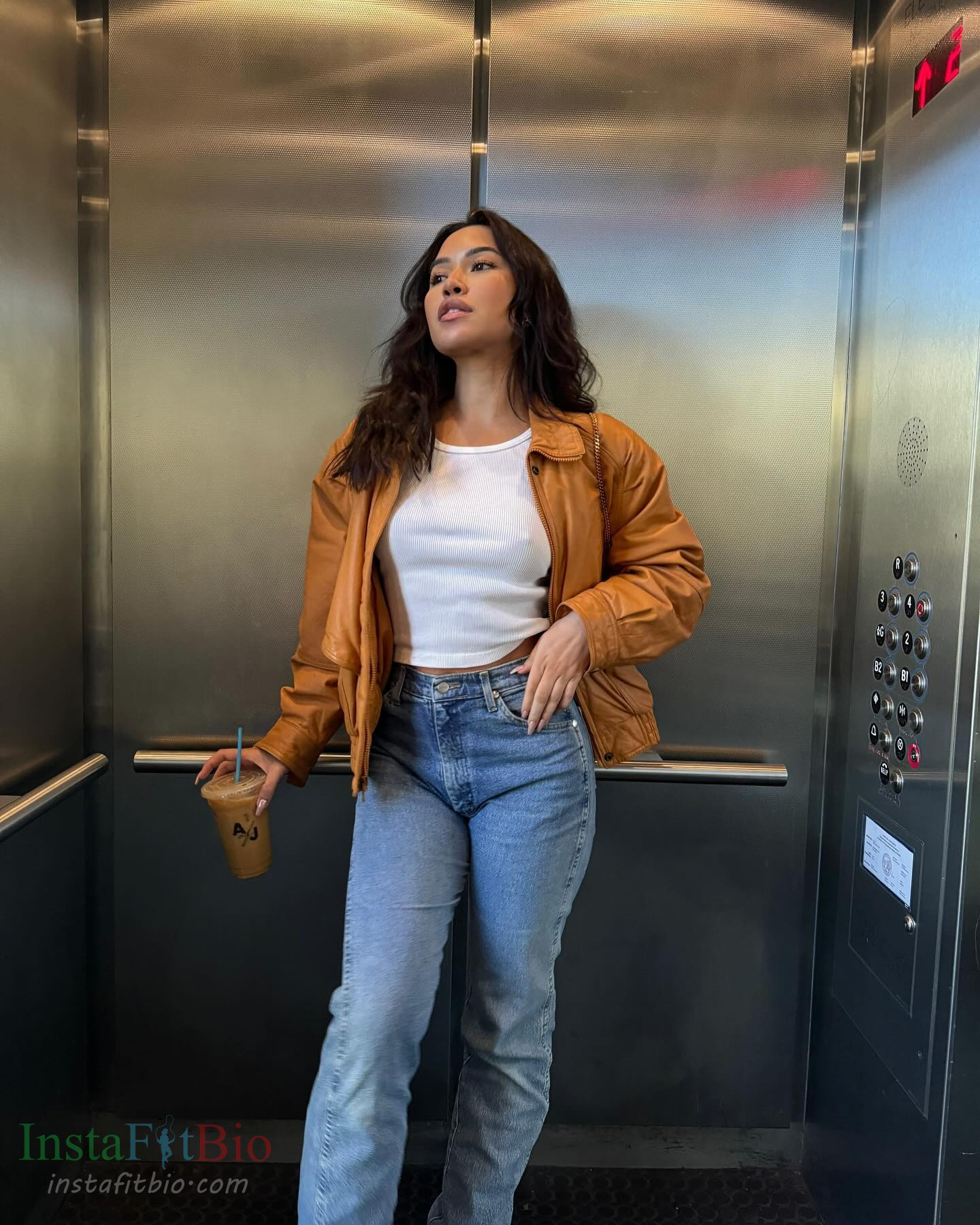 Julia-Kelly-Wallpapers-InstaFitBIo-3 Julia Kelly