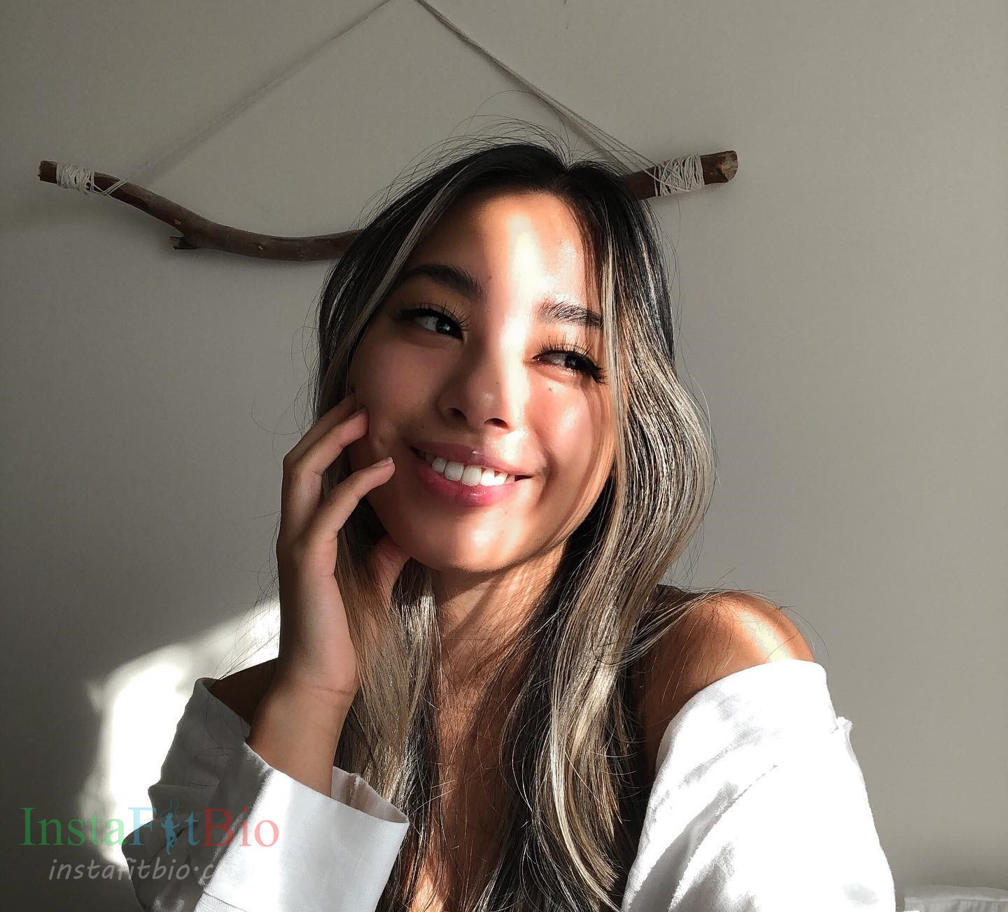 Karen-Luk-Wallpapers-InstaFitBio-3 Karen Luk