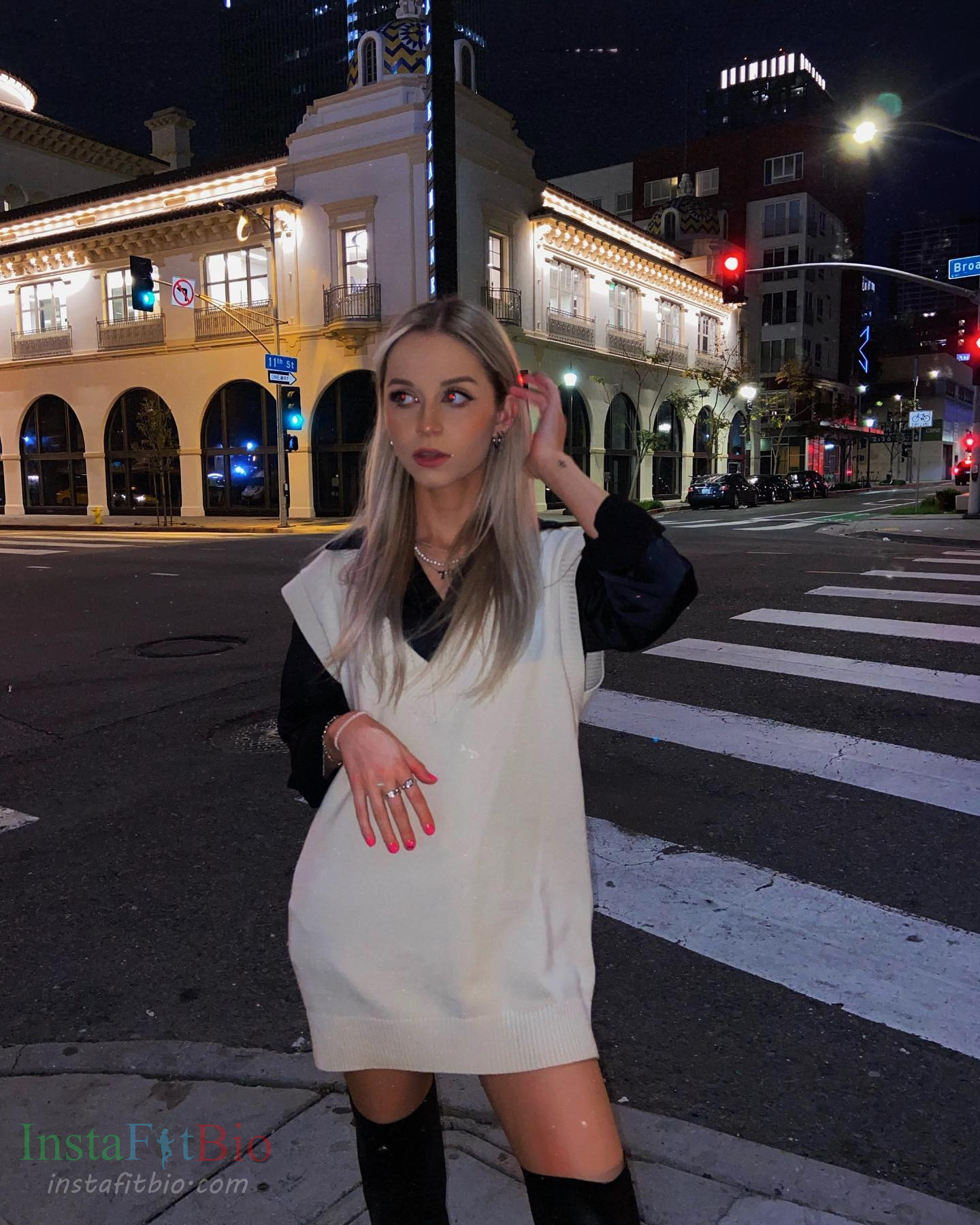 Kay-Cook-Wallpapers-InstaFitBio-3 Kay Cook