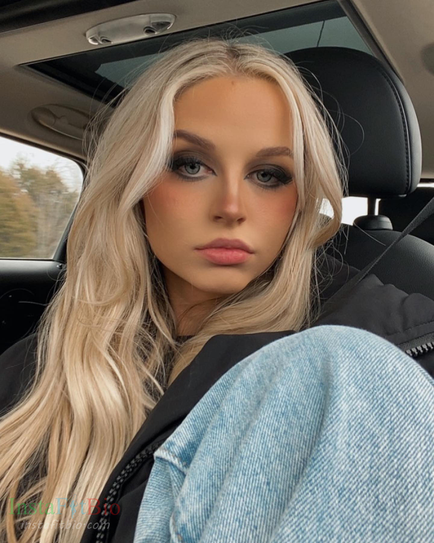 Kay-Cook-Wallpapers-InstaFitBio-6 Kay Cook