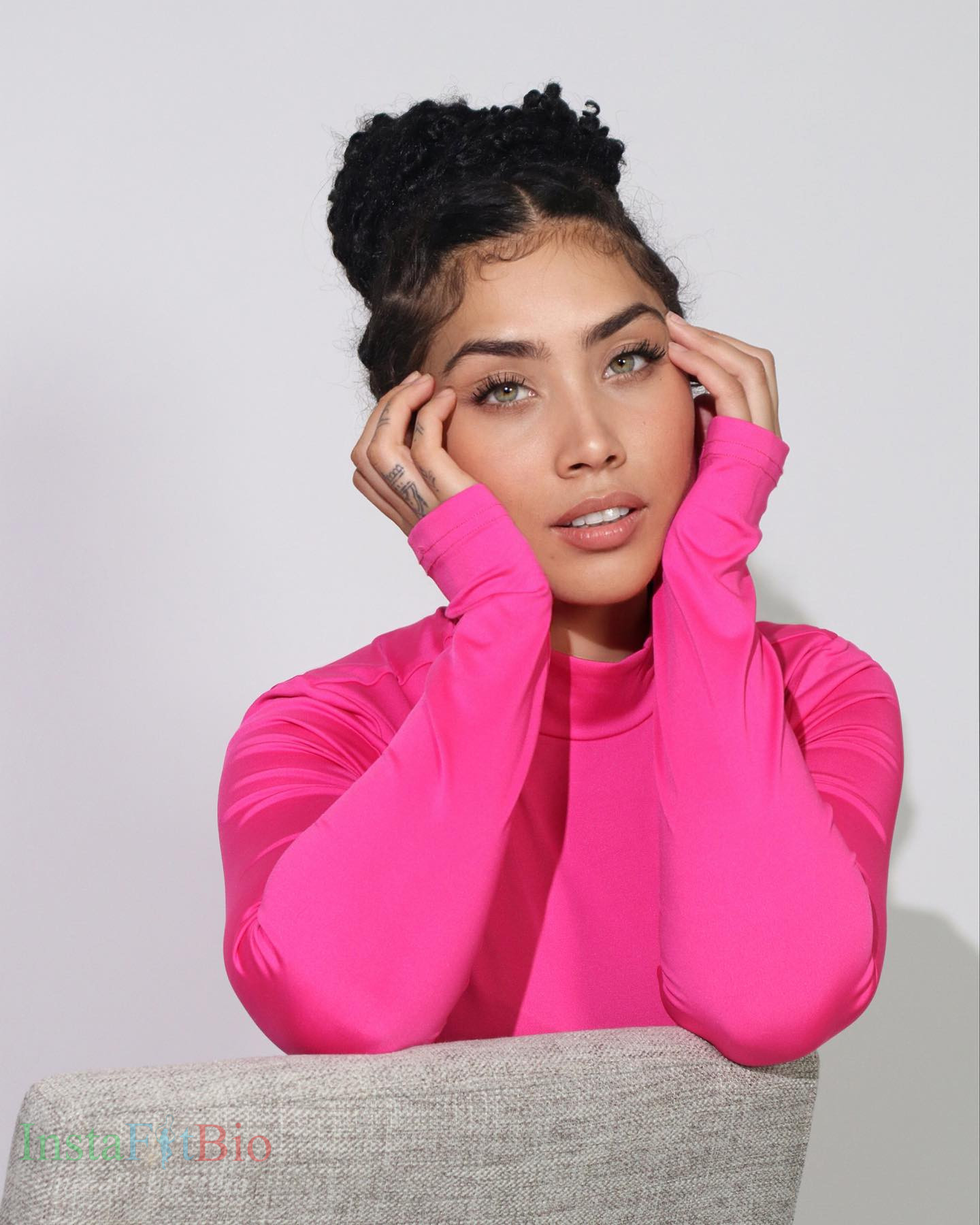 Kurzca-Wallpapers-InstaFitBio-2 Kurzca