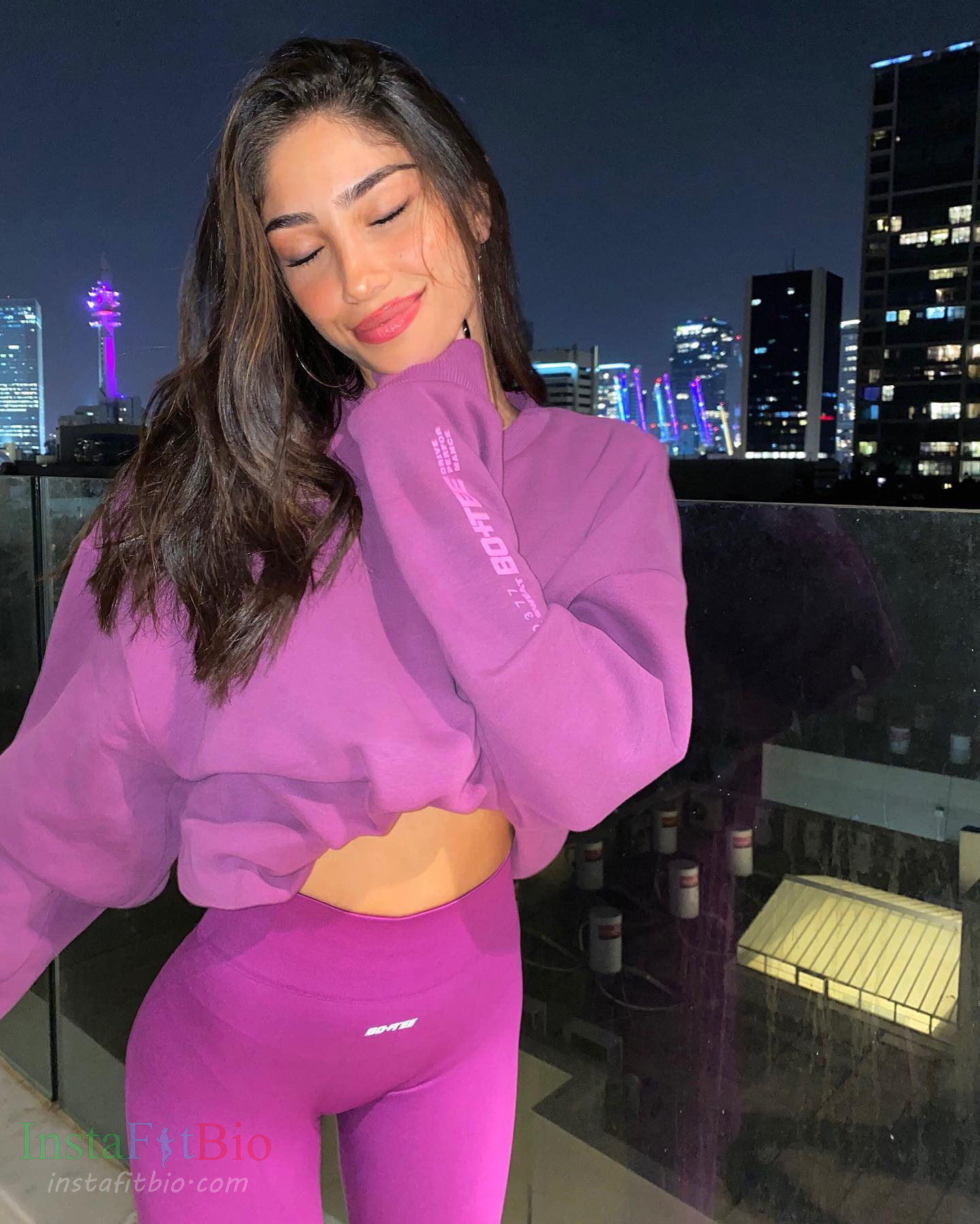 Liz-Itach-Wallpapers-InstaFitBio-7 Liz Itach