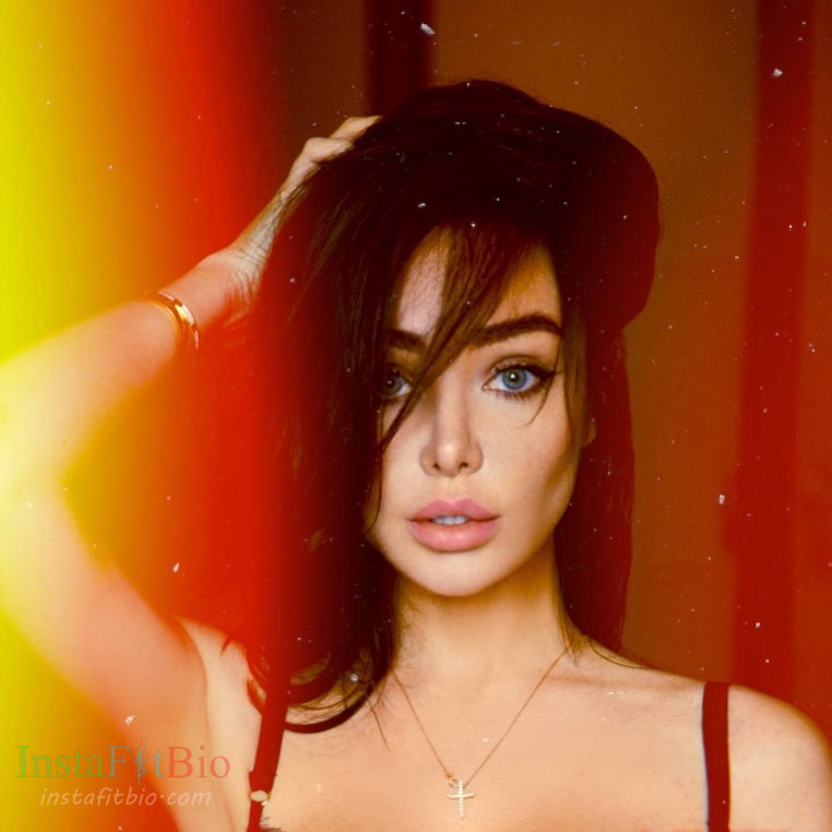 Ollia-Tzarina-Wallpapers-InstaFitBio-3 Ollia Tzarina