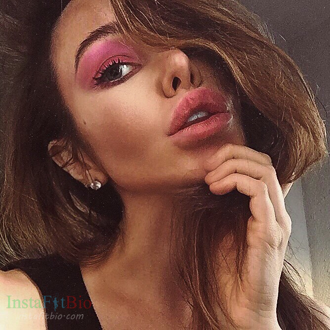 Ollia-Tzarina-Wallpapers-InstaFitBio-4 Ollia Tzarina