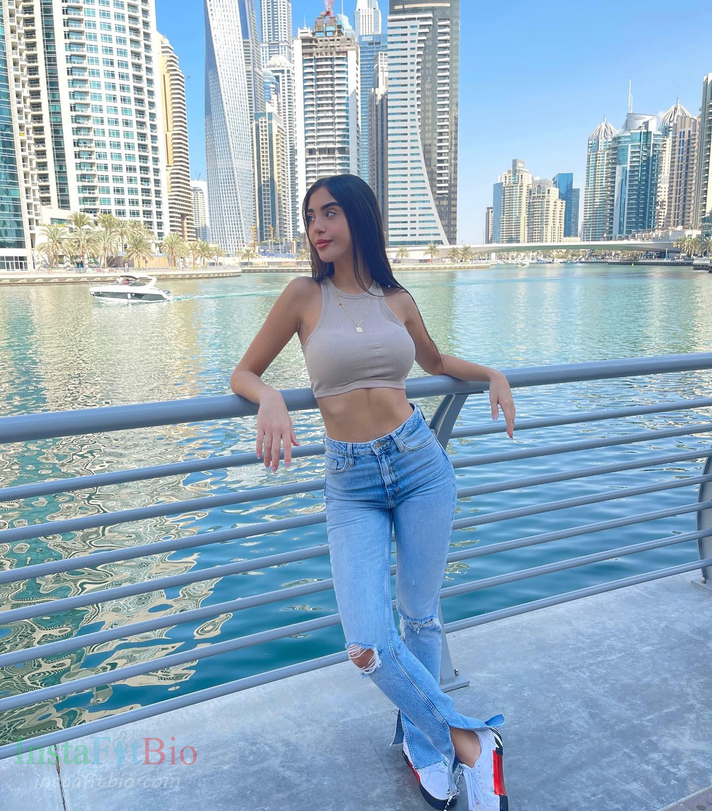 Omer-Amira-Wallpapers-InstaFitBio-1 Omer Amira
