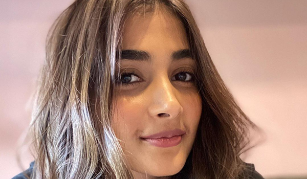 Pooja Hegde InstaFitBio