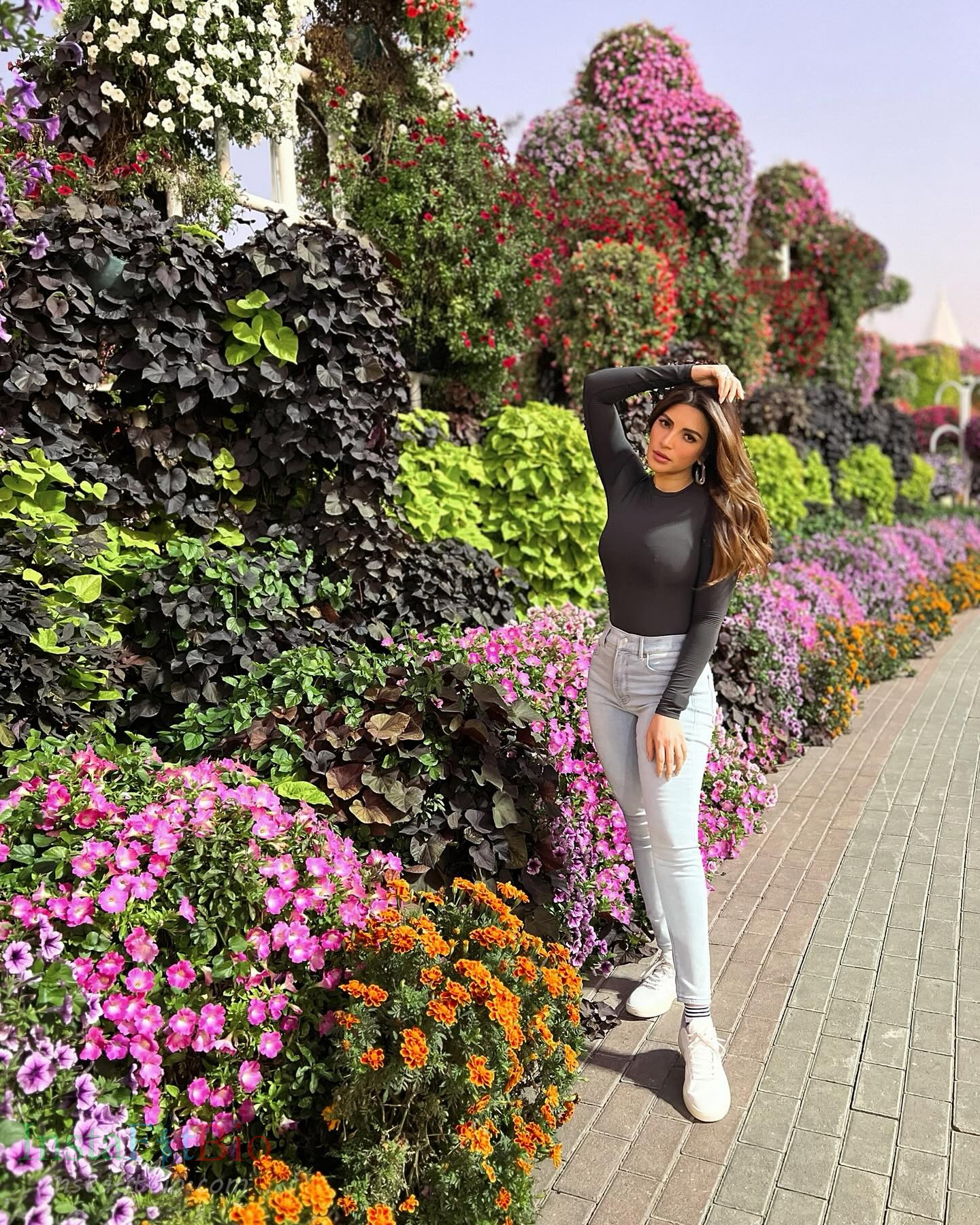 Shama-Sikander-Wallpapers-InstaFitBio-3 Shama Sikander