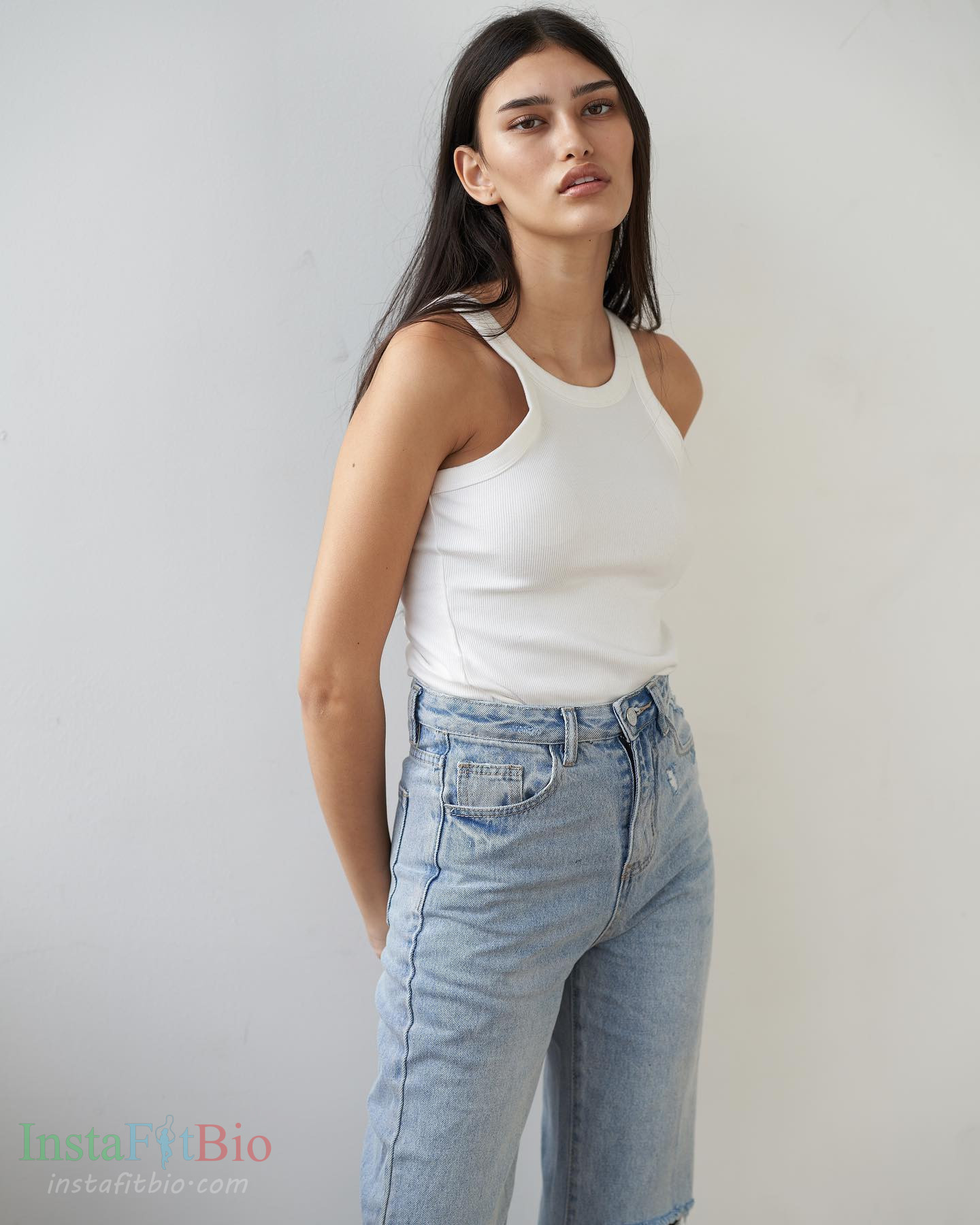 Zuf-Capelli-Wallpapers-InstaFitBio-1 Zuf Capelli