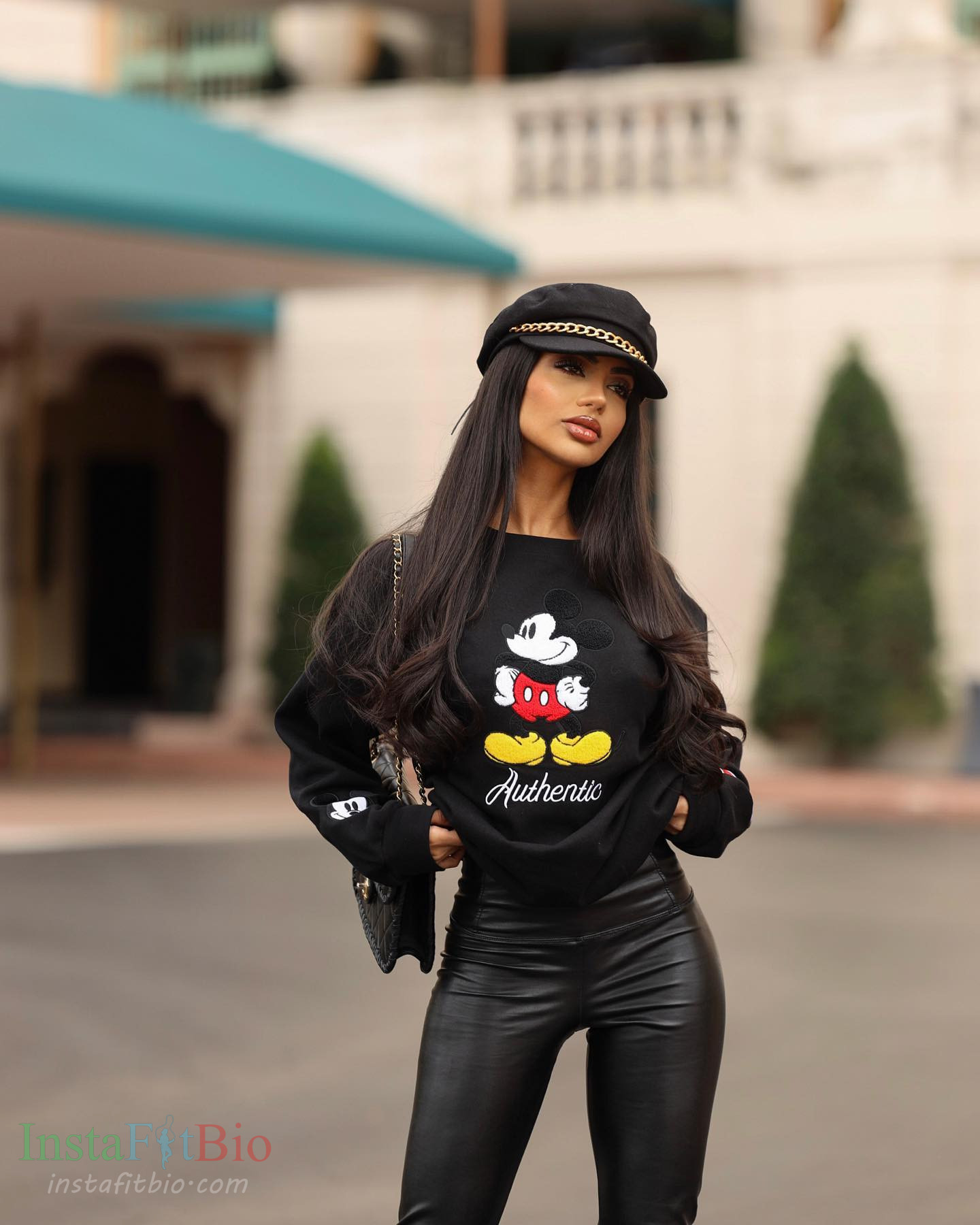 Aneeqa-Farid-Wallpapers-InstaFitBio-2 Aneeqa Farid