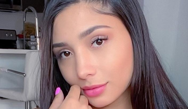 Laura Van InstaFitBio