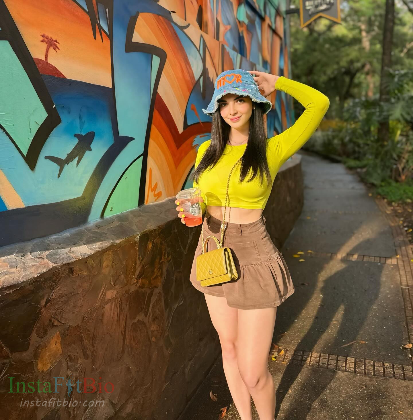 Liz-Alexa-Wallpapers-InstaFitBio-7 Liz Alexa