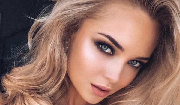 Anna Konic InstaFitBio