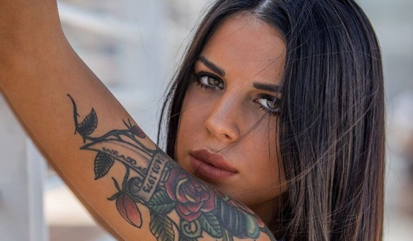 Deola Dea Godini InstaFitBio