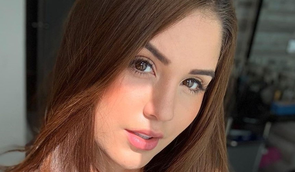 Daniela Velez InstaFitBio