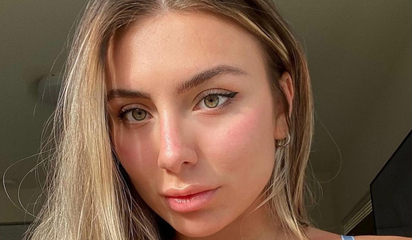 Laura Leon InstaFitBio