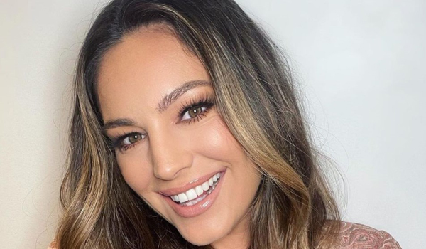 Kelly Brook InstaFitBio