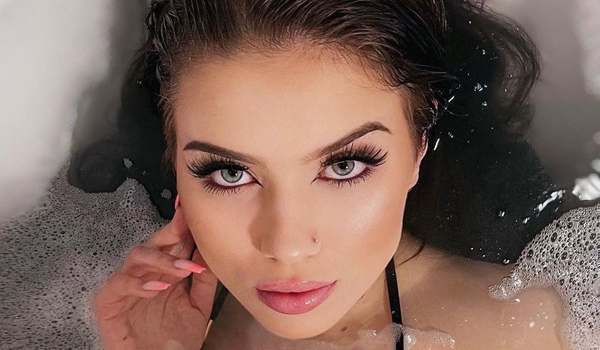 Klaudia Guzinska InstaFitBio