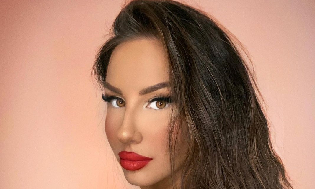 Love Anastazia InstaFitBio