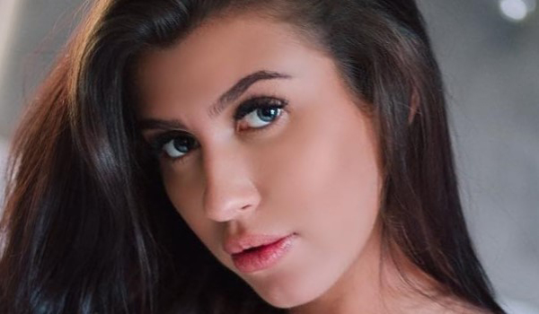 Sarah Elizabeth InstaFitBio