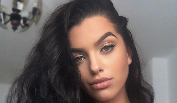 Laura Laurencikova InstaFitBio