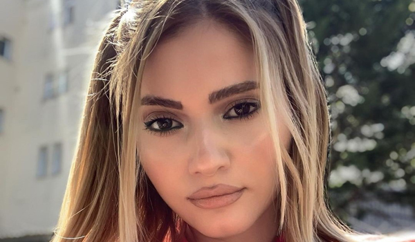 Niki Papadopoyloy InstaFitBio