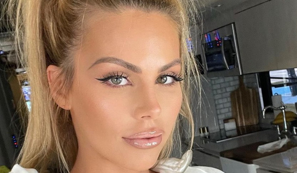 Whitney Dillon InstaFitBio