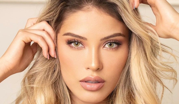 Caro Twin InstaFitBio