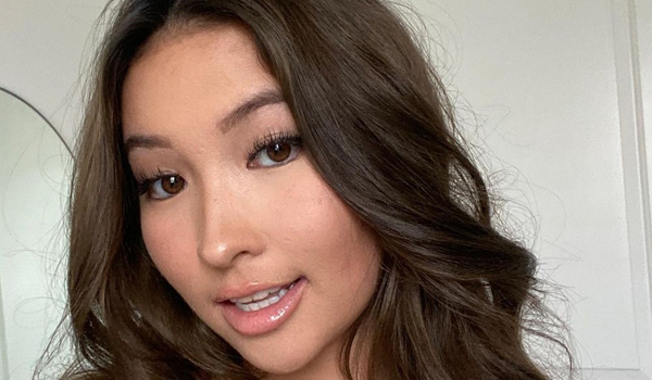 Caroline Manning InstaFitBio