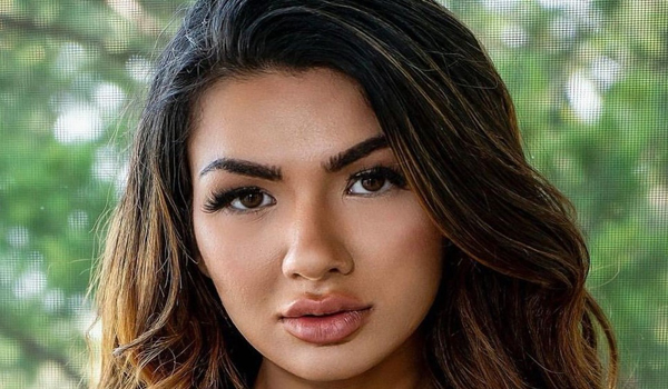 Melanie San Roman InstaFitBio