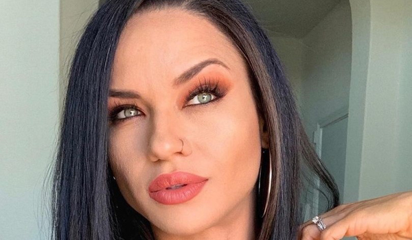 Renee Jewett InstaFitBio