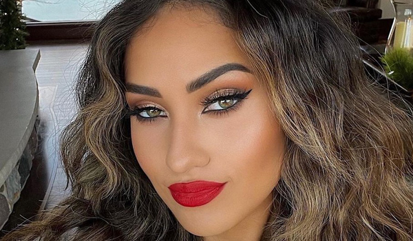 Skylar Stecker InstaFitBio