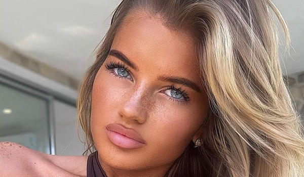 Mia Woodhall InstaFitBio