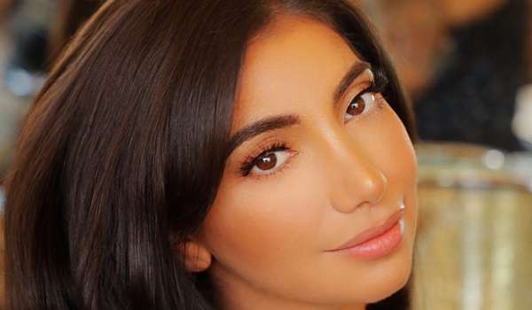 Deyana Mounira InstaFitBio