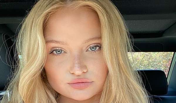 Elle Cook InstaFitBio