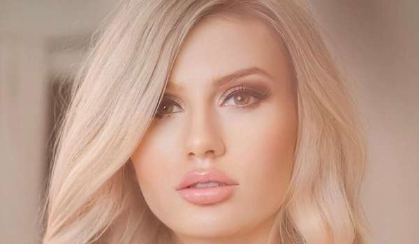 Gina Leigh InstaFitBio